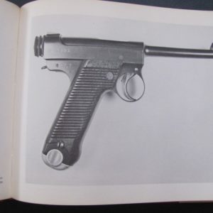 B800. Japanese Hand Guns by Leithe